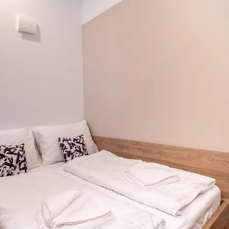 Patronka - Stylish With A Divided Sleeping Area * Bratislava