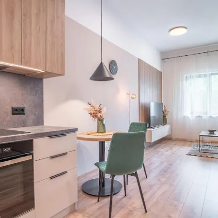 Patronka - Stylish With A Divided Sleeping Area * Братислава