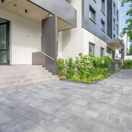 Patronka - Stylish With A Divided Sleeping Area Bratislava