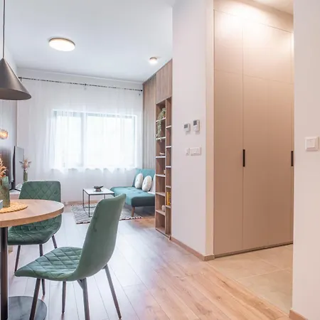 Patronka - Stylish With A Divided Sleeping Area Bratislava