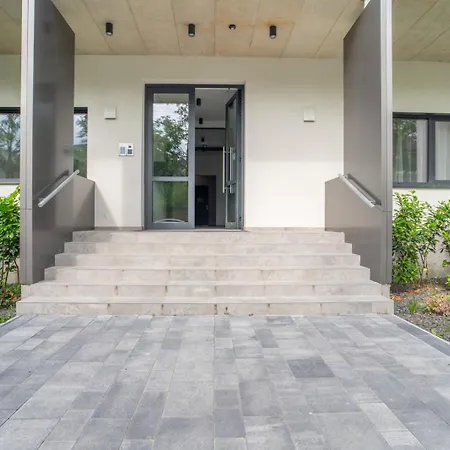 Patronka - Stylish With A Divided Sleeping Area Lejlighed