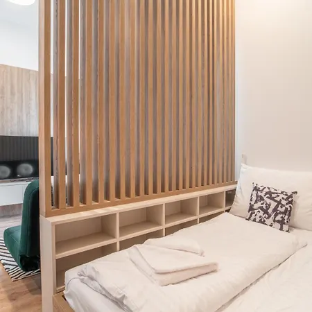 Patronka - Stylish With A Divided Sleeping Area Bratislava