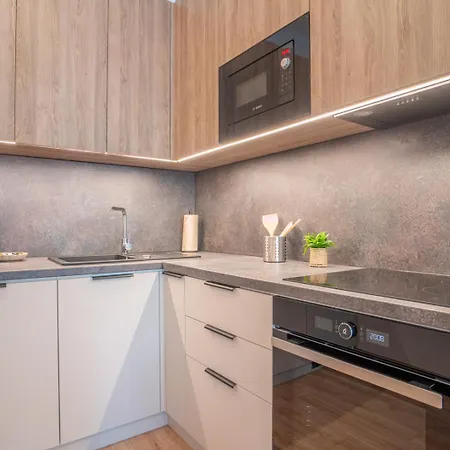 Apartment Patronka - Stylish With A Divided Sleeping Area Bratislava
