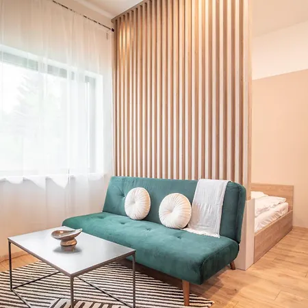 Apartment Patronka - Stylish With A Divided Sleeping Area Bratislava