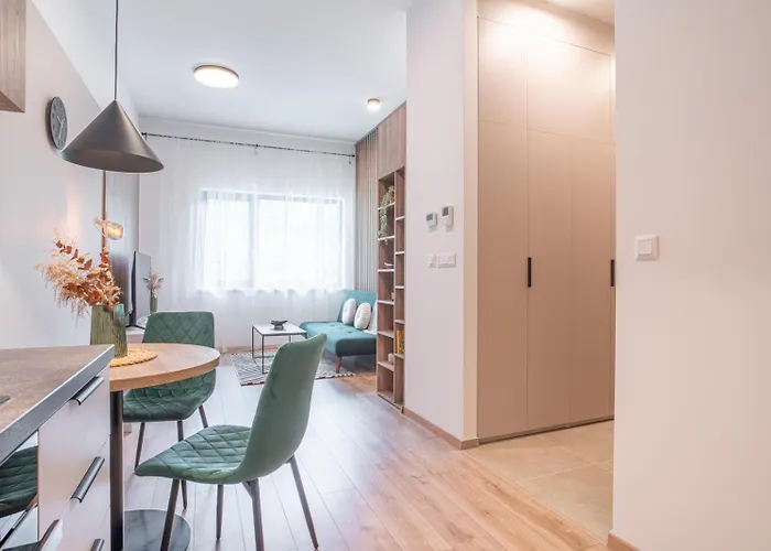 Patronka - Stylish With A Divided Sleeping Area براتسيلافا